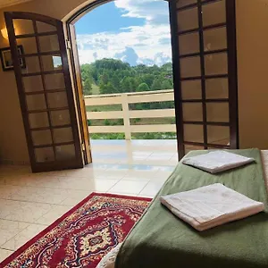 Alojamento de Acomodação e Pequeno-almoço Altavista Suítes, Campos do Jordão